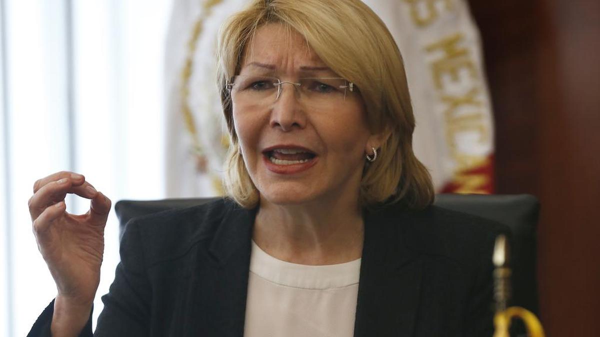 Foto de archivo del 1 de septiembre de 2017 de la depuesta fiscal de Venezuela, Luisa Ortega Díaz, hablando con los senadores en las cámaras del Senado en la Ciudad de México.