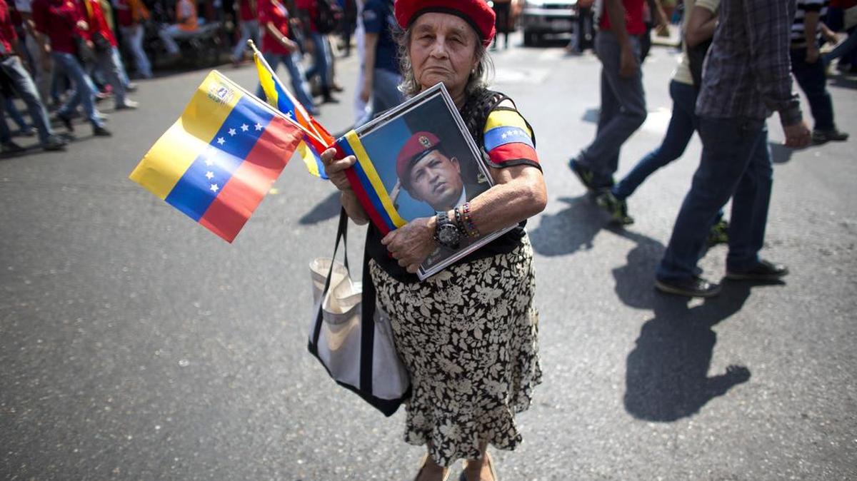 Los homenajes durante los próximos nueve días prevén desde jornadas de activismo político hasta actividades de música, pintura y lectura de discursos, cartas y manifiestos de Chávez, recuento de su obra de gobierno y proyección de películas y vídeos, nuevos foros, lanzamientos de libros y la puesta en escena de obras de teatro.