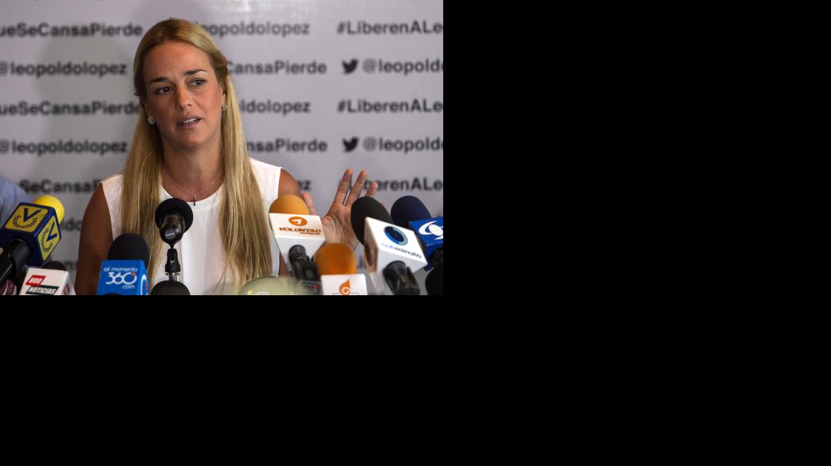 Foto de archivo. Lilian Tintori, esposa del opositor venezolano Leopoldo López, durante una rueda de prensa en Caracas, Venezuela. 
