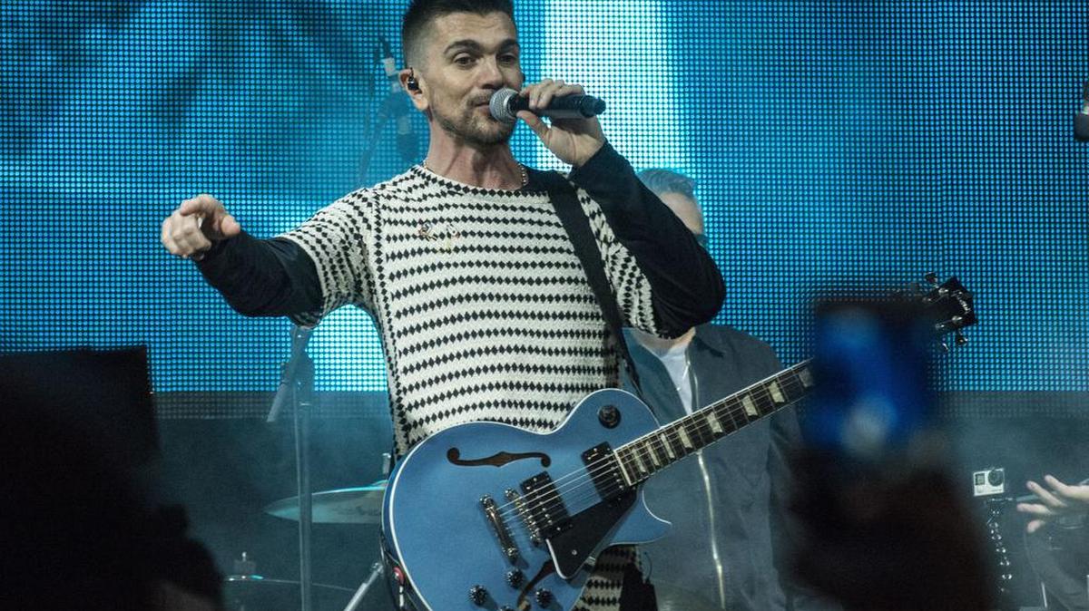 El cantante y compositor colombiano Juanes se presenta EL lunes 3 de abril de 2017, durante la noche inaugural de la octava edición de Hispanicize en el Museo de Arte Pérez de Miami (PAMM) en Miami, Florida.