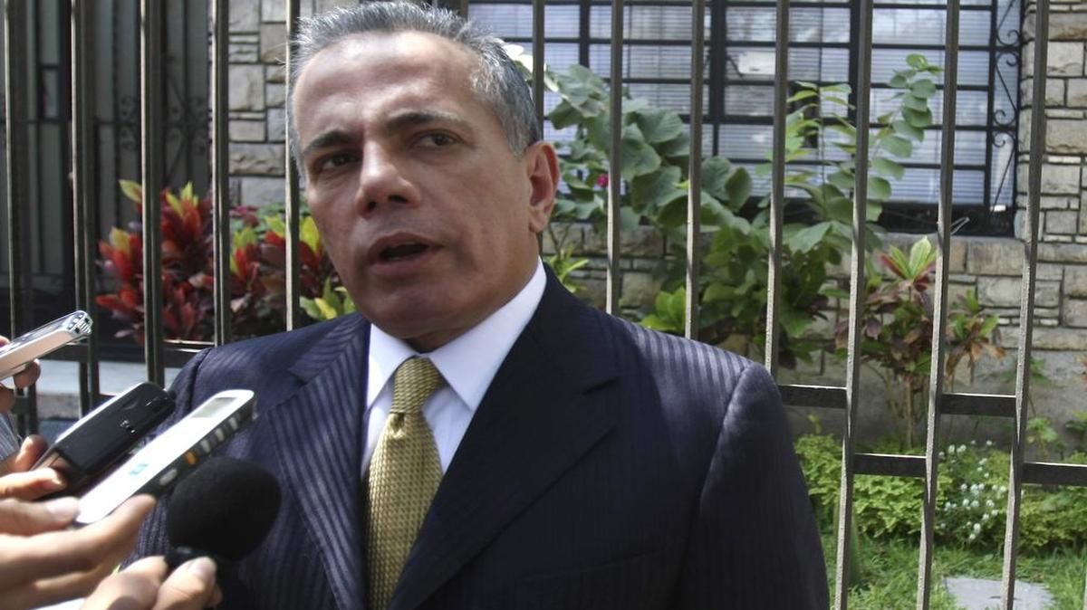
Manuel Rosales, ex candidato presidencial venezolano, es entrevistado en Lima el 22 de abril de 2009.
