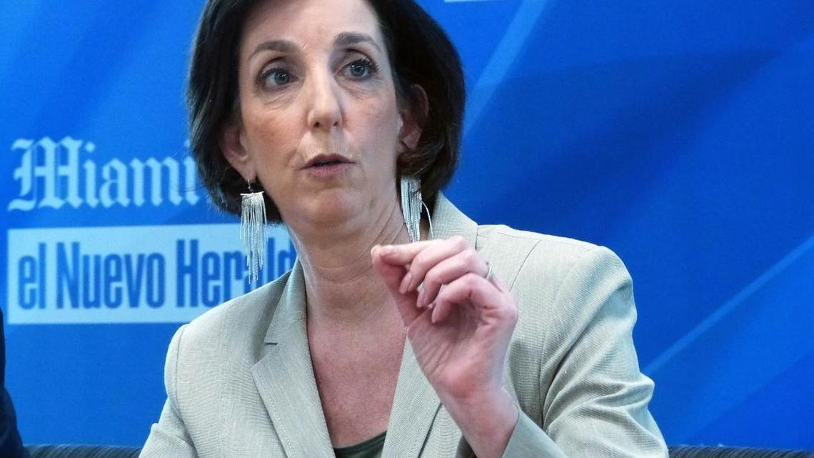 
La subsecretaria estadounidense de Estado para el Hemisferio Occidental, Roberta Jacobson, durante una visita a el Nuevo Herald en enero. La funcionaria dijo el miércoles que EEUU está tratando de tener relaciones con Venezuela.
