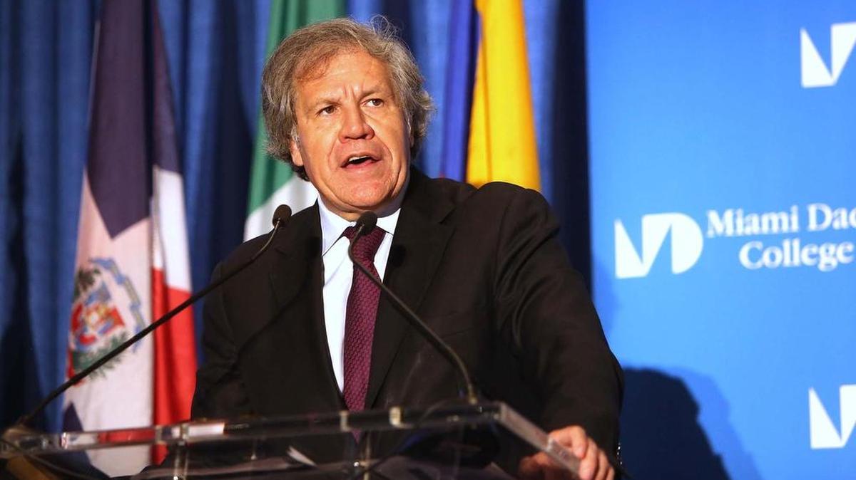 El secretario general de la OEA, Luis Almagro, durante la Cumbre Latinoamericana de Marketing Político y Gobernanza en Miami el 12 de abril de 2017.