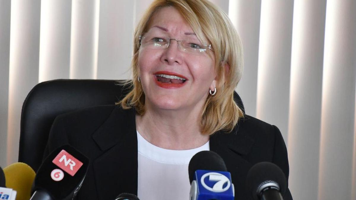 La ex fiscal venezolana Luisa Ortega Díaz da una rueda de prensa el 28 de agosto de 2017 en San José, Costa Rica. 