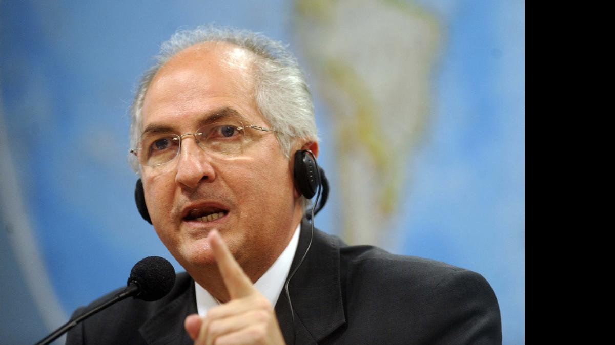 
El opositor alcalde mayor de Caracas, Antonio Ledezma, participa en el 2009, en una sesión de la Comisión de Relaciones Exteriores del Senado de Brasil.

