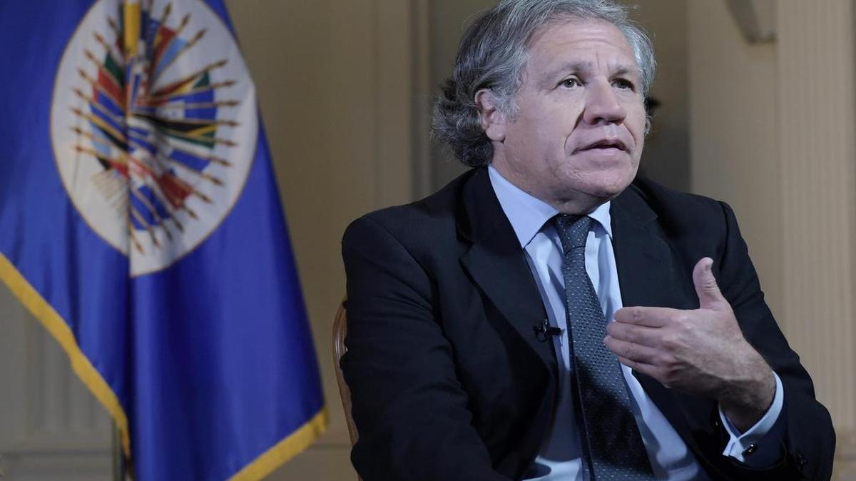 El secretario general de la OEA, Luis Almagro, habla el viernes 2 de junio de 2017, durante una entrevista con Efe en Washington.
