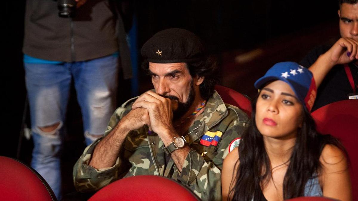 Vista del comando Bolívar-Chavez en Caracas (Venezuela), que agrupa a los partidos del oficialismo, y se percibe con pocos militantes y sin representantes políticos luego de ser anunciado los resultados de las elecciones parlamentarias de Venezuela el domingo 6 de diciembre.