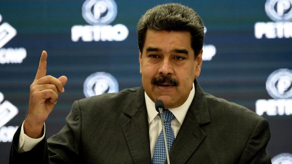 El gobernante Nicolás Maduro pronuncia un discurso durante una conferencia de prensa para lanzar el comercio internacional de criptomonedas el 1 de octubre de 2018.