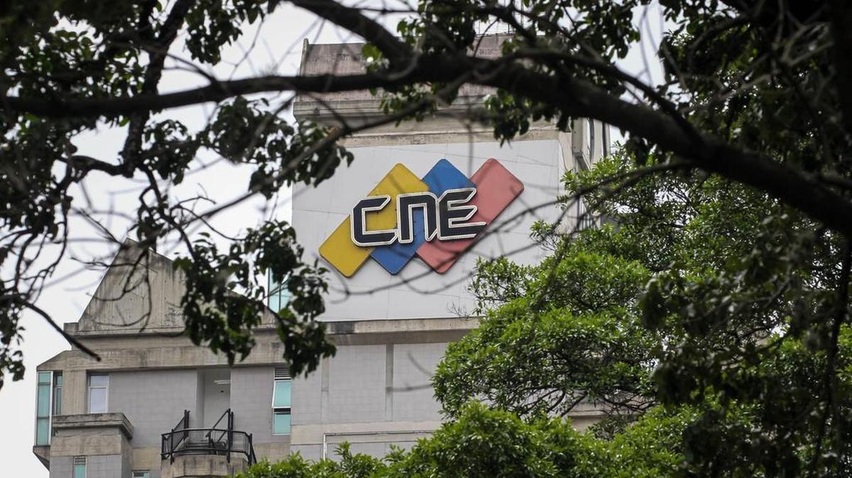 Vista externa de la sede del Consejo Nacional Electoral (CNE) el miércoles 2 de agosto de 2017, en Caracas (Venezuela).  