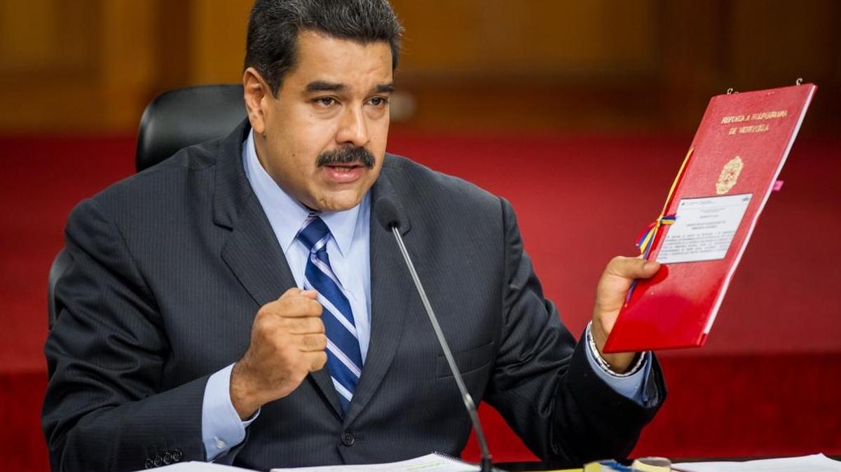 El presidente de Venezuela Nicolas Maduro habla durante una rueda de prensa el martes en el Palacio de Miraflores en la ciudad de Caracas.
