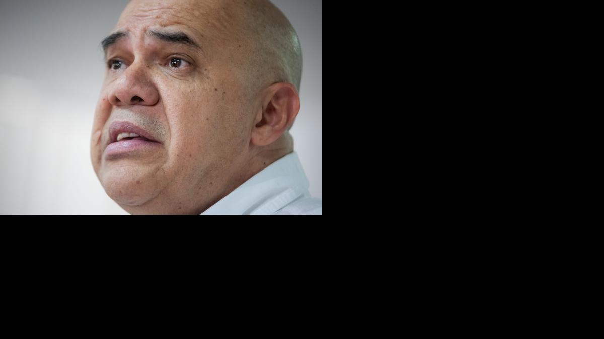 
El secretario ejecutivo de la Mesa de la Unidad Democrática (MUD), Jesús Torrealba, habla durante una rueda de prensa, el martes 31 de marzo de 2015, en Caracas (Venezuela).