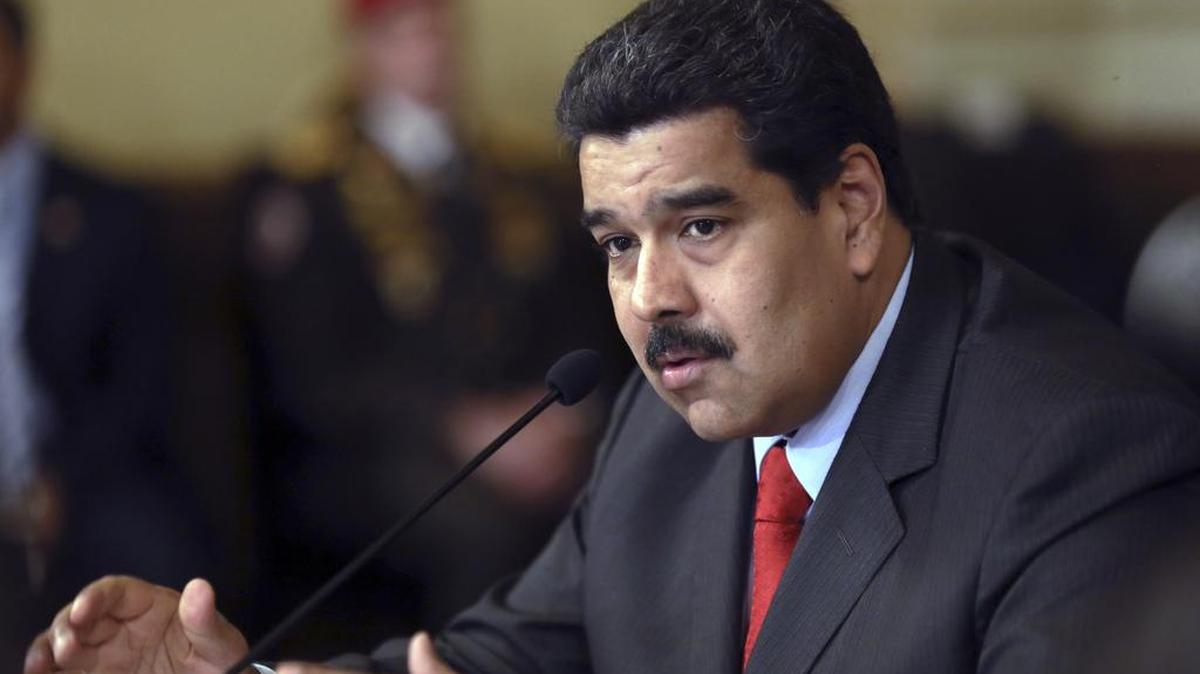 “Gracias a dios tenemos el modelo socialista (…) y vamos enfrentando esta tormenta y los elementos de la guerra económica que tratan de profundizar problemas ya creados por la caída brutal del precio del petróleo, la desestabilización total del mercado petrolero”, dijo el presidente de Venezuela, Nicolás Maduro.