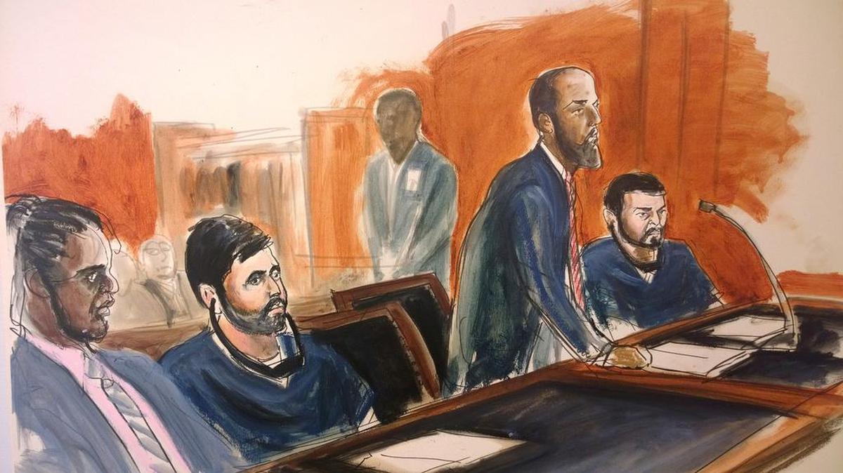 Boceto de la audiencia de instrucción de cargos de Efraín Campo, segundo de la izquierda, y Francisco Flores, cuarto, en Manhattan en diciembre del 2015.