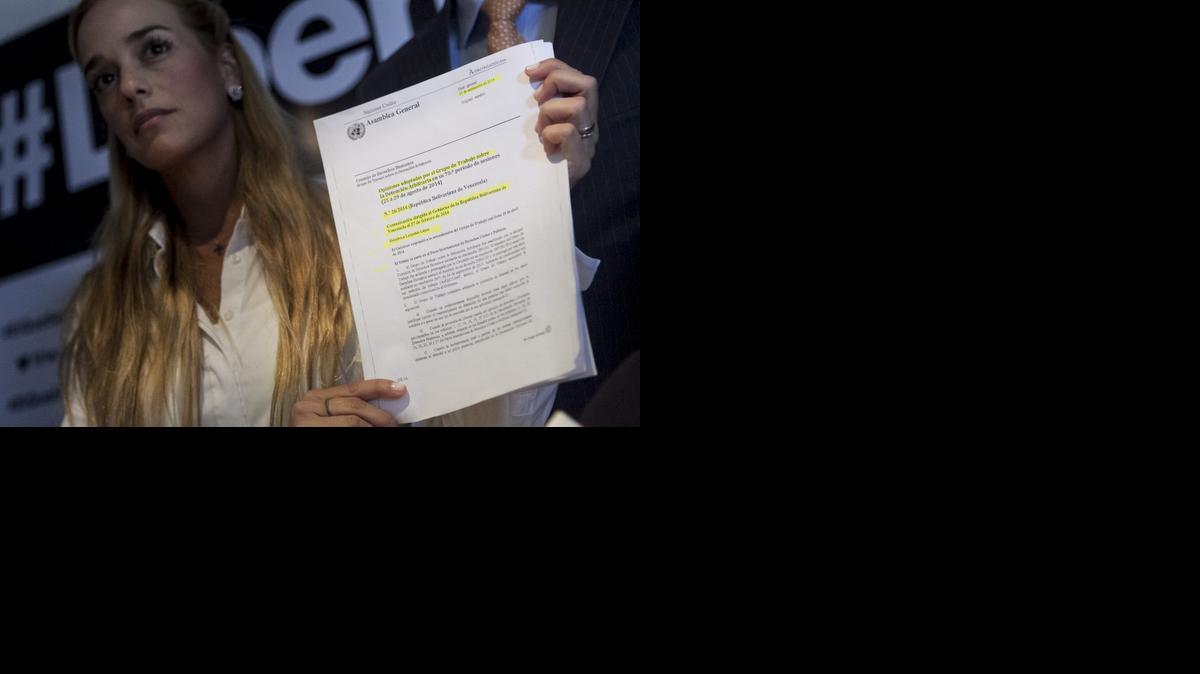 
Lilian Tintori, esposa del dirigente de la oposición venezolana Leopoldo López, habla durante una reuda de prensa el jueves 9 de octubre de 2014, en la ciudad de Caracas (Venezuela). 
