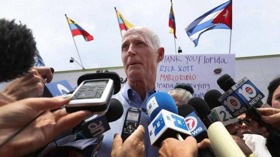 El gobernador de Florida, Rick Scott, ratificó esta semana que daría todo su apoyo a medidas que permitan acabar con el régimen de Maduro.