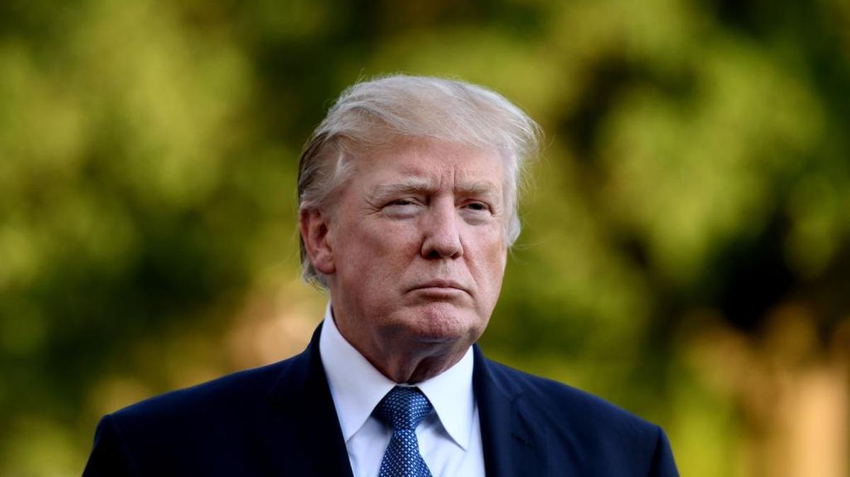 El presidente Donald Trump anunció el domingo una restricción de ingreso a Estados Unidos para algunos ciudadanos venezolanos vinculados al régimen de Nicolás Maduro.