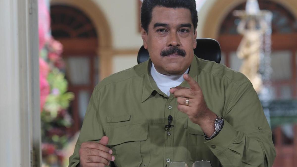 El presidente venezolano, Nicolás Maduro, durante su programa de televisión dominical 'En Contacto con Maduro' en la ciudad de Caracas, Venezuela, el 18 de diciembre de 2016.