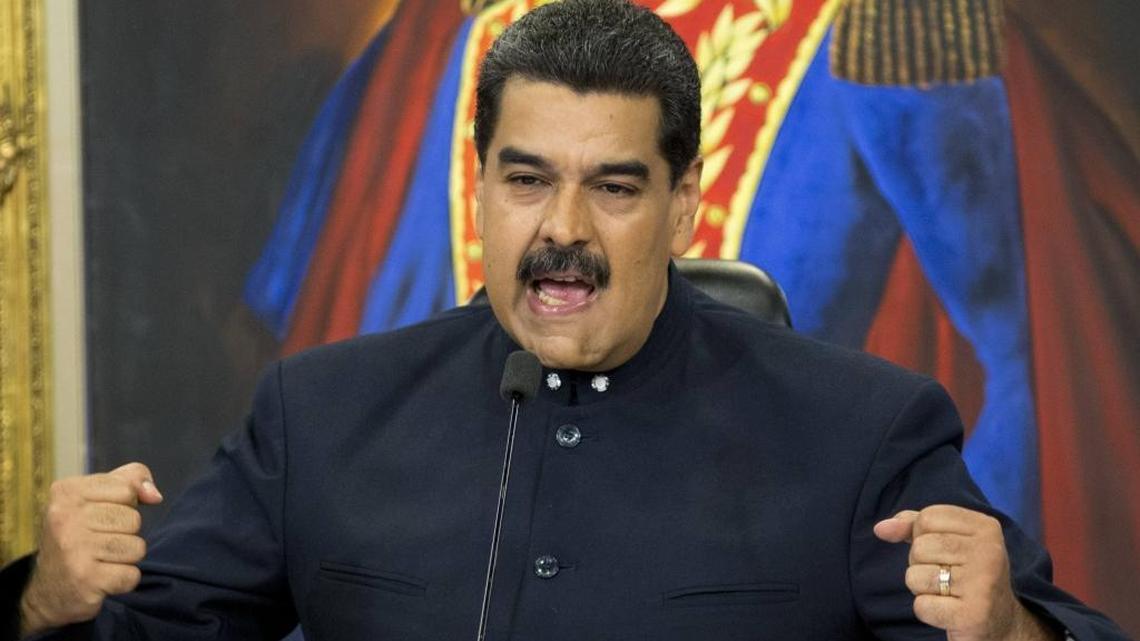 El gobernante Nicolás Maduro anunció el jueves que irá como sea a la Cumbre de las Americas que se realizará en abril en Lima, aún cuando el gobierno peruano anunció esta semana que había revocado la invitación.