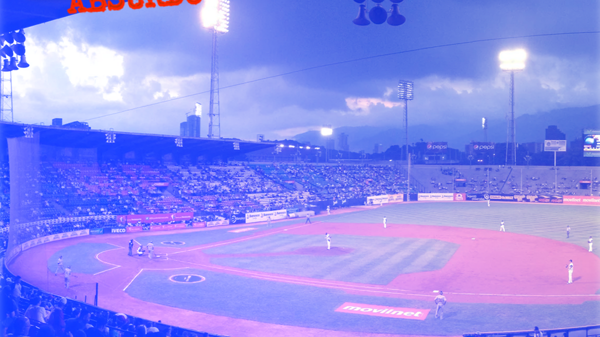 El Estadio Universitario de Caracas es sede de dos de los equipos más populares del país: Leones del Caracas y Tiburones de la Guaira