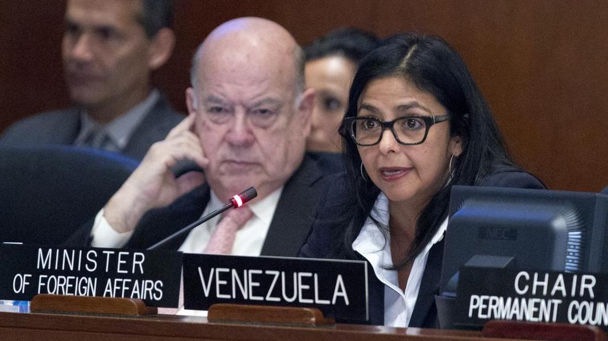 La canciller venezolana Delcy Rodríguez habla durante una reunión especial del Consejo Permanente de la Organización de Estados Americanos el 19 de mayo del 2015.