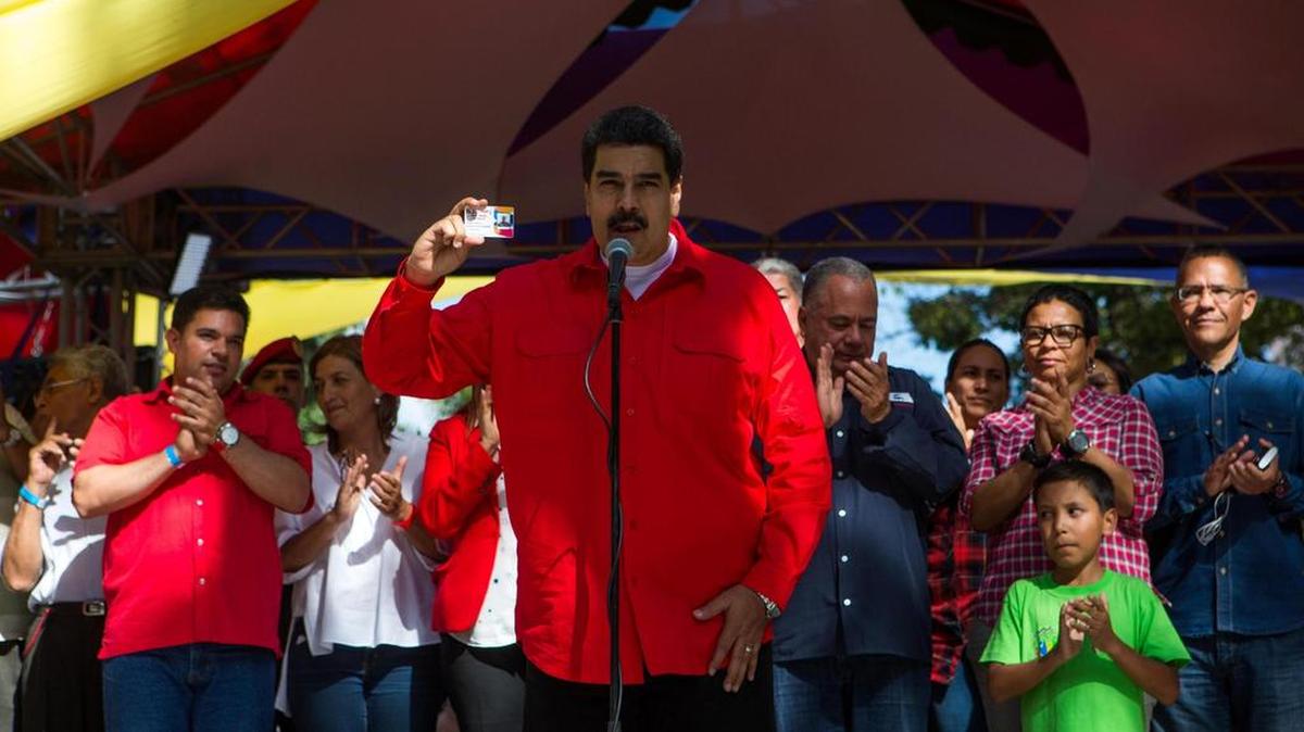 El gobernante de Venezuela, Nicolás Maduro, habla durante un evento del Partido Socialista Unido de Venezuela (PSUV), el 9 de marzo del 2018, en Caracas.