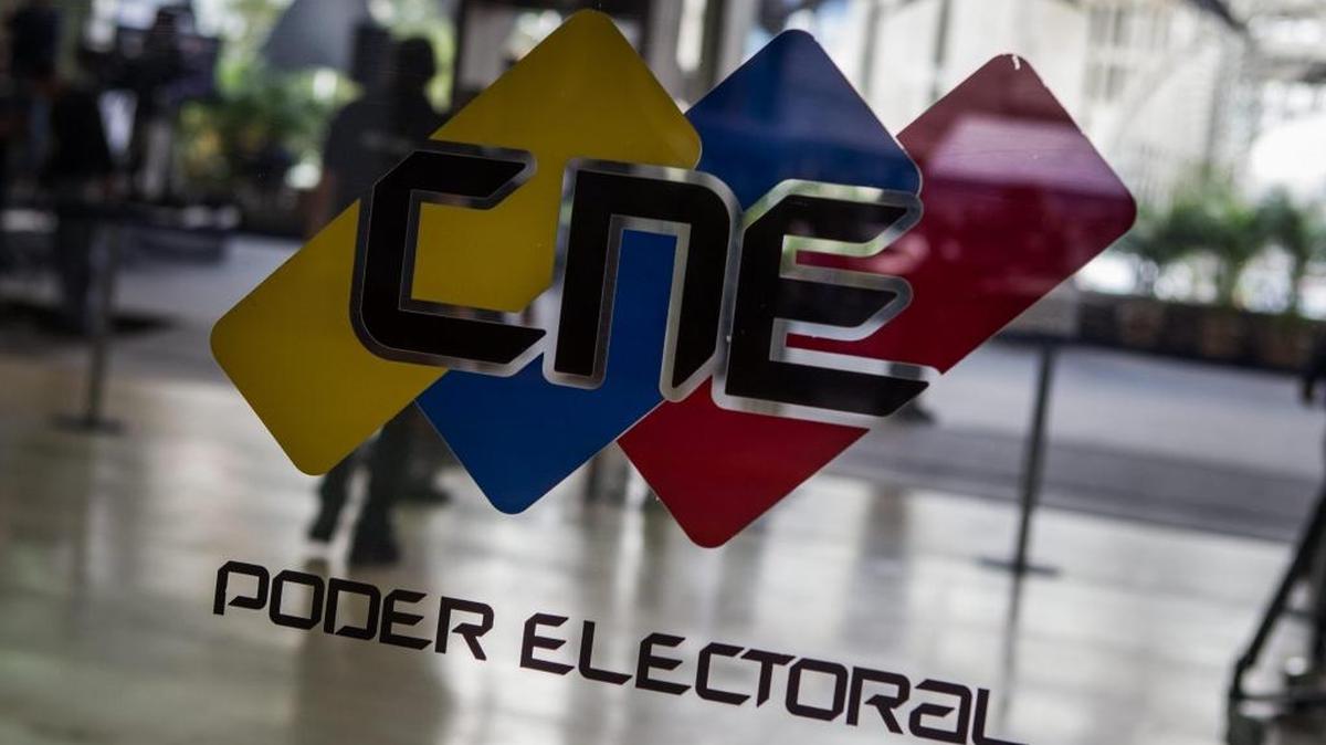 Logotipo del Consejo Nacional electoral de Venezuela (CNE) en foto de archivo. El gobierno extendió un día más el plazo para que las personas interesadas se postulen como redactores de una nueva Constitución a través de la Asamblea Nacional Constituyente, convocada por Nicolás Maduro.