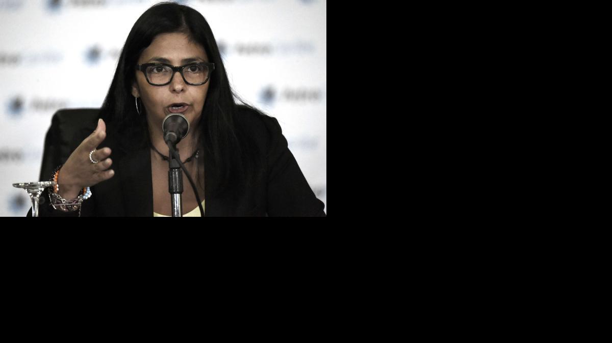 
 Delcy Rodríguez habla durante una conferencia de prensa en Caracas el lunes 9 de marzo.

