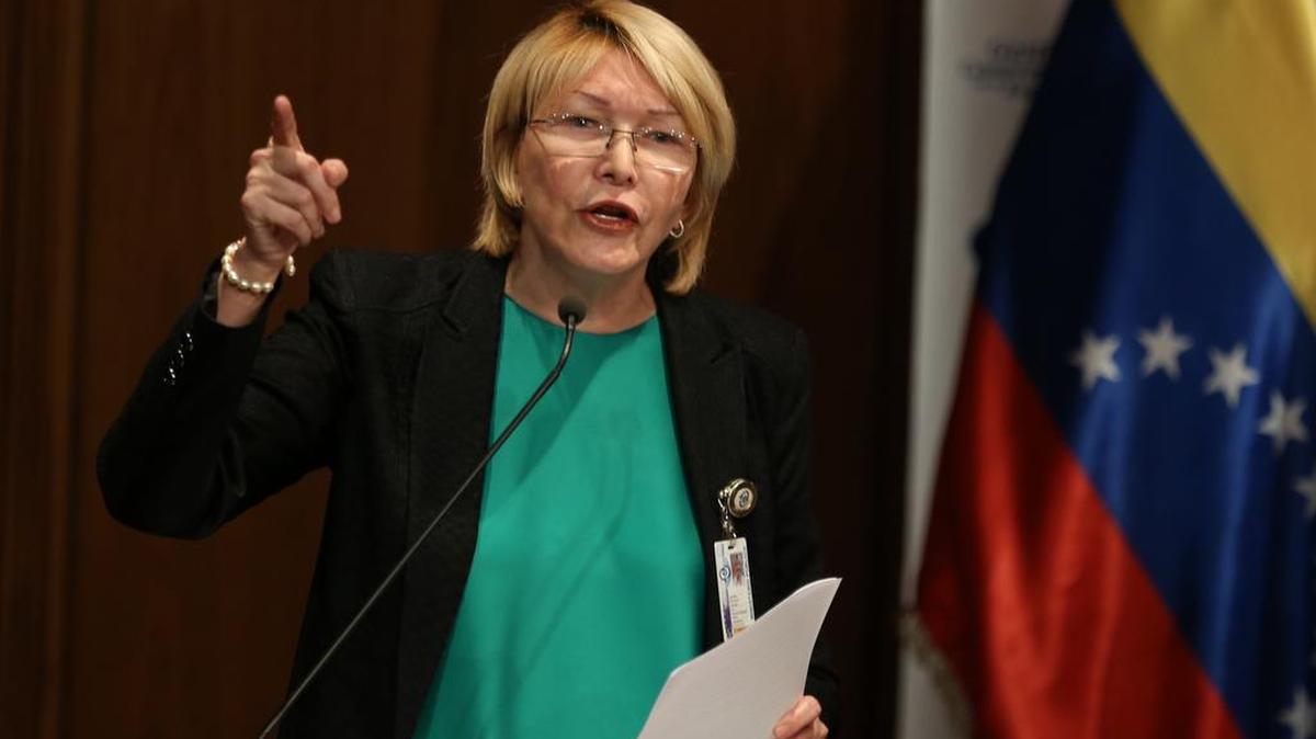 La fiscal general de Venezuela habla durante una conferencia de prensa en Caracas, el 28 de junio del 2017.