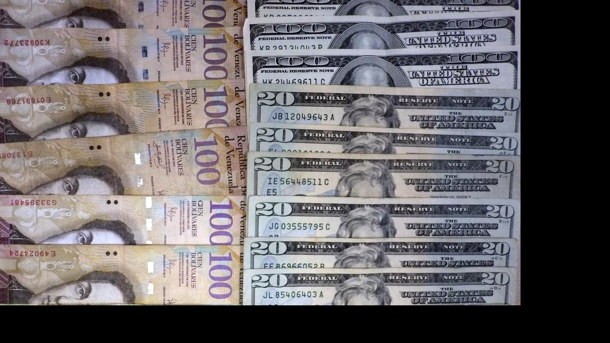 
Las agencias estadounidenses que investigan la participación del chavismo en el narcotráfico están ahora recogiendo testimonio de ejecutivos que han facilitado el lavado de dinero en Venezuela.
