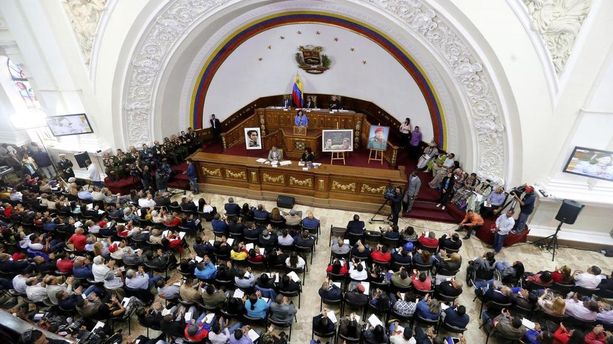 La Asamblea Constituyente se adueño del foro de la electa Asamblea Nacional y el martes comenzó su misión de transformar por la fuerza todo el sistema político y la estructura del Estado venezolano.