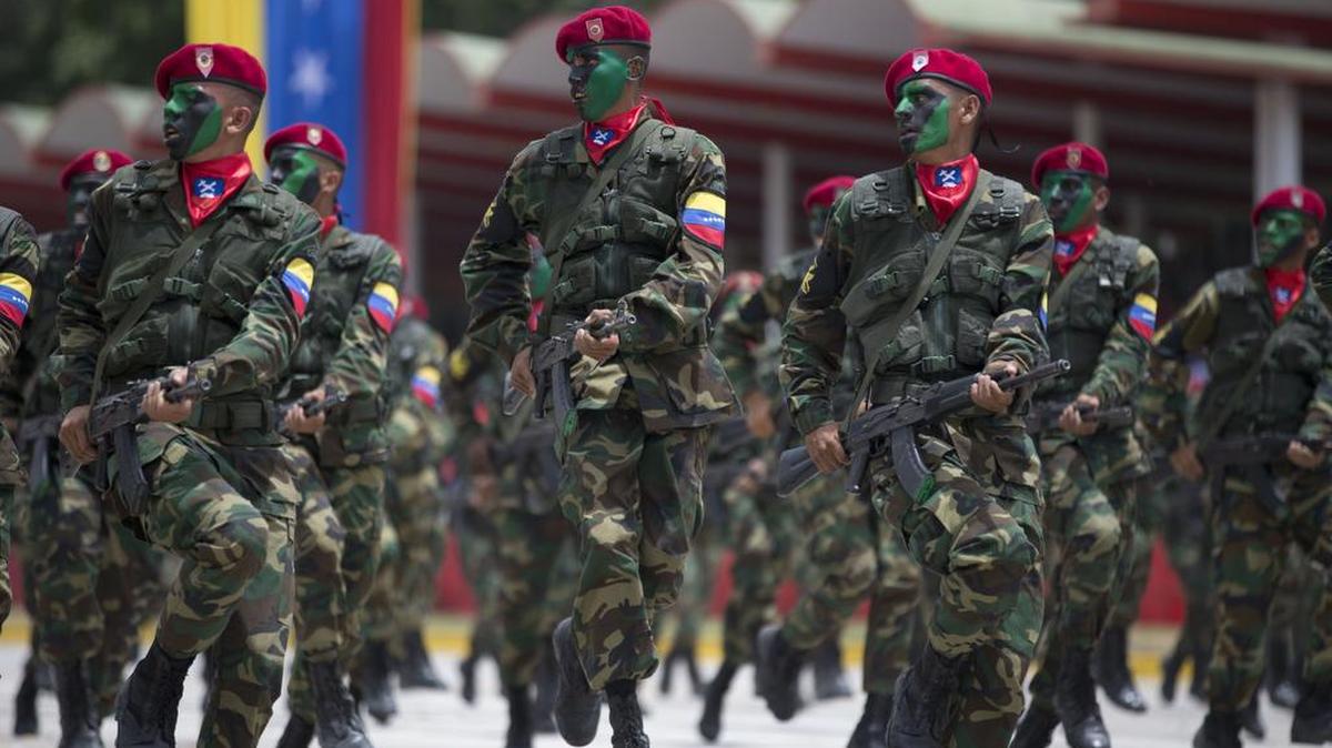 El presidente de Venezuela, Nicolás Maduro, dijo el lunes, cuando se celebraron 205 años de la Independencia del país, que incrementará el “poder militar”.