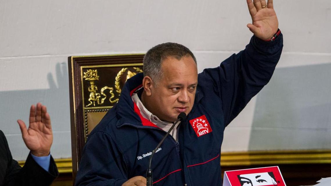 El presidente de la Asamblea Nacional (AN) Diosdado Cabello, participa en una sesión del organismo el 10 de diciembre de 2015, en Caracas.