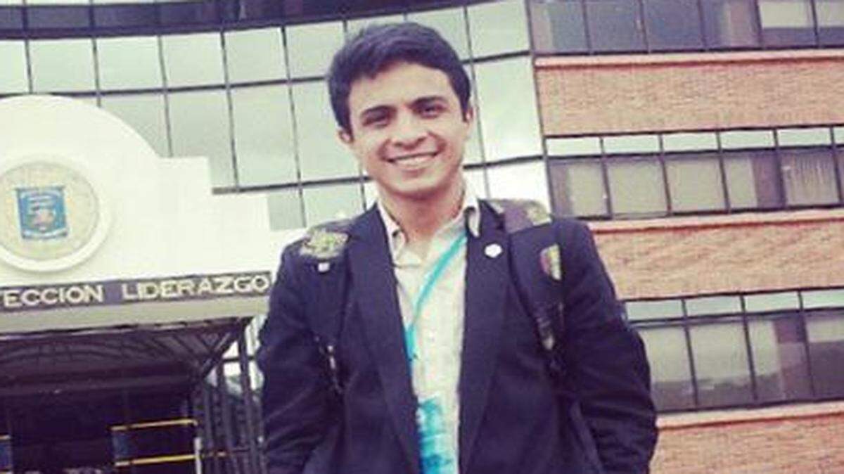 
La fiscalía venezolana ha imputado al estudiante venezolano Lorent Gómez Saleh, que fue expulsado la semana pasada de Colombia, por tres delitos adicionales a los cuatro por los que ya lo habían inculpado el lunes pasado.
