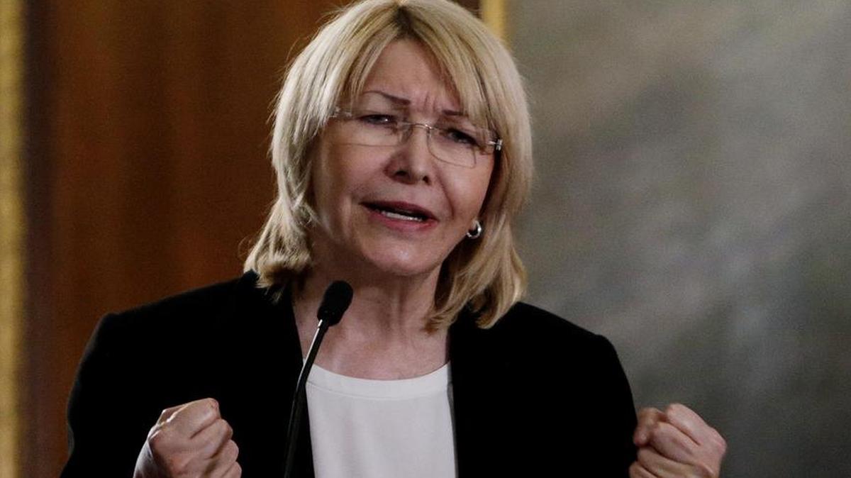 La ex fiscal de Venezuela, Luisa Ortega, habla el martes 10 de octubre de 2017, durante una conferencia sobre los derechos humanos en el vecino país, organizada por la Facultad de Ciencia Política, Gobierno y Relaciones Internacionales de la Universidad del Rosario, en Bogotá (Colombia). 