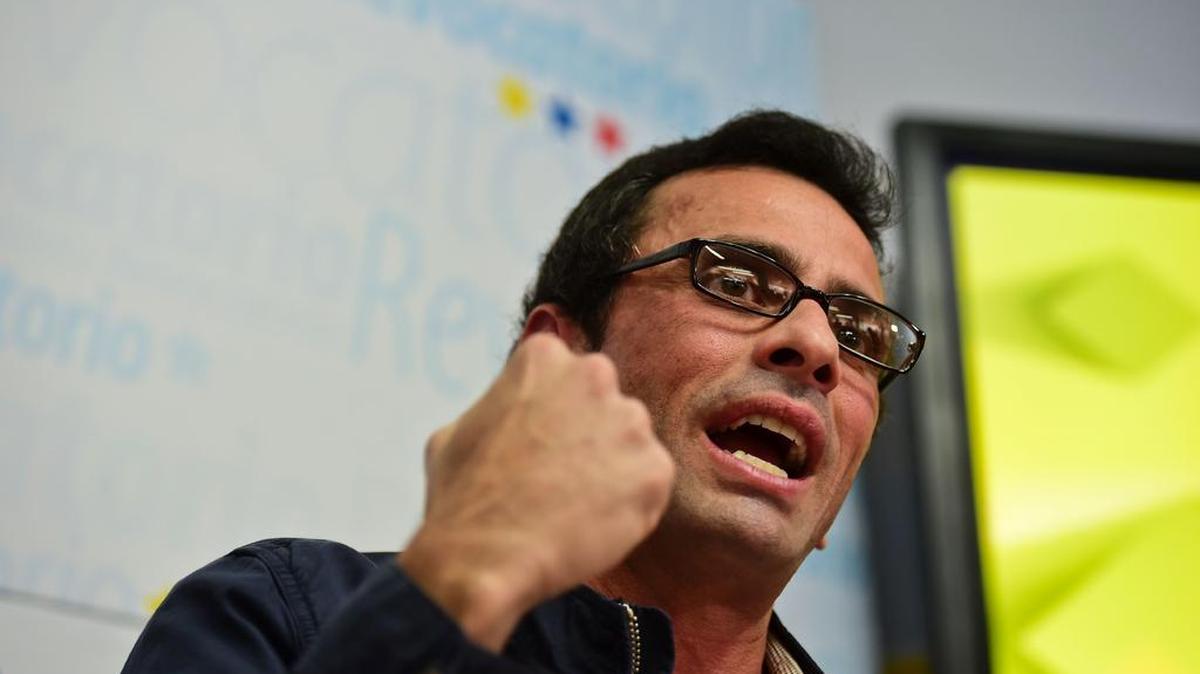 Henrique Capriles, gobernador del estado Miranda, durante una rueda de prensa el viernes en Caracas.