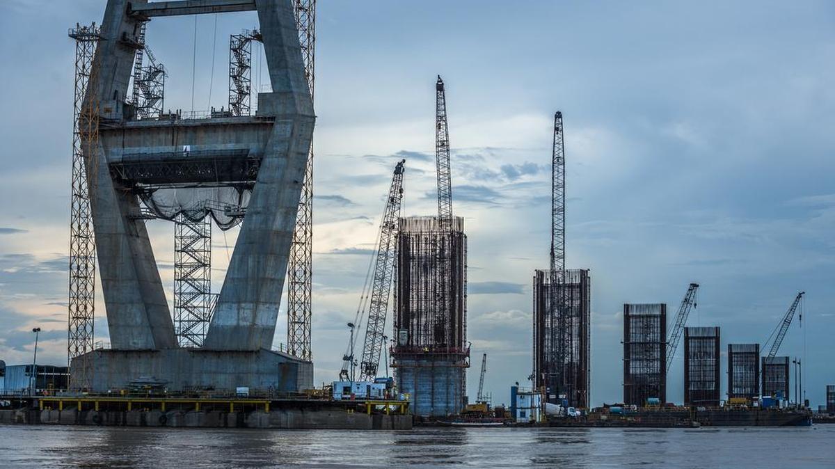 El puente Mercosur se encuentra en construcción por la empresa brasileña Odebrecht SA en Caicara Del Orinoco, Venezuela, en una fotografía del viernes 10 de julio de 2015.