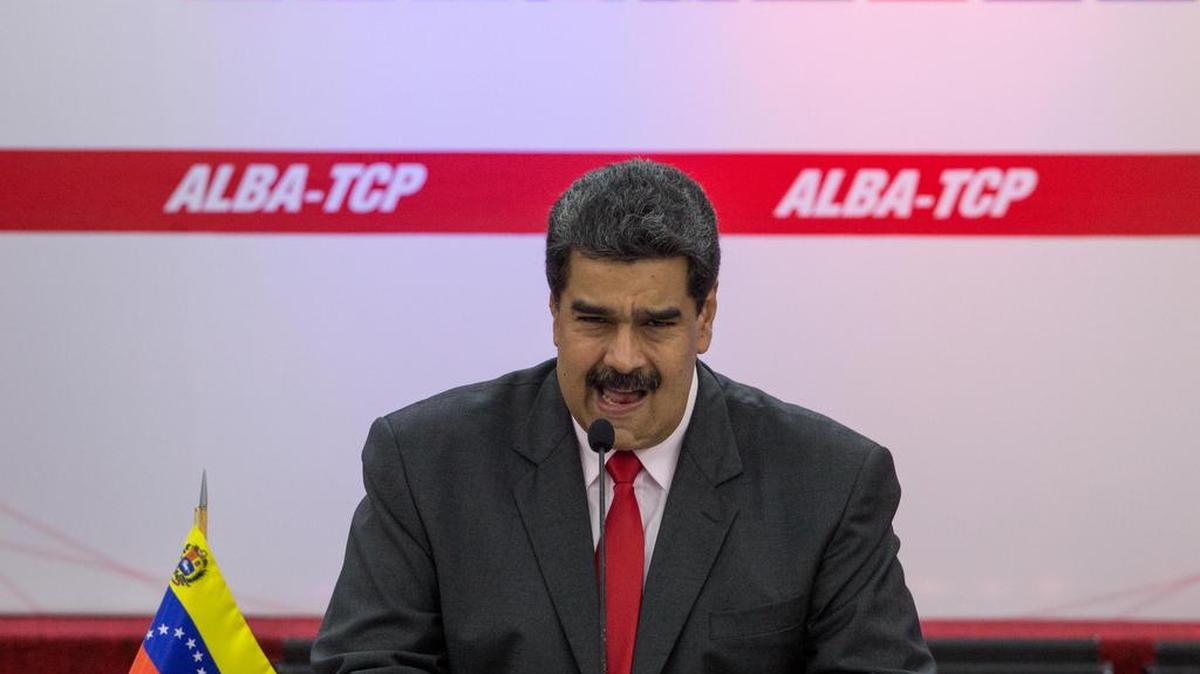 El mandatario de Venezuela, Nicolás Maduro, habla el lunes 5 de marzo de 2018, en el inicio de la cumbre entre representantes de los países que integran la Alianza Bolivariana para los pueblos de América (Alba), en el palacio de Miraflores en Caracas (Venezuela).