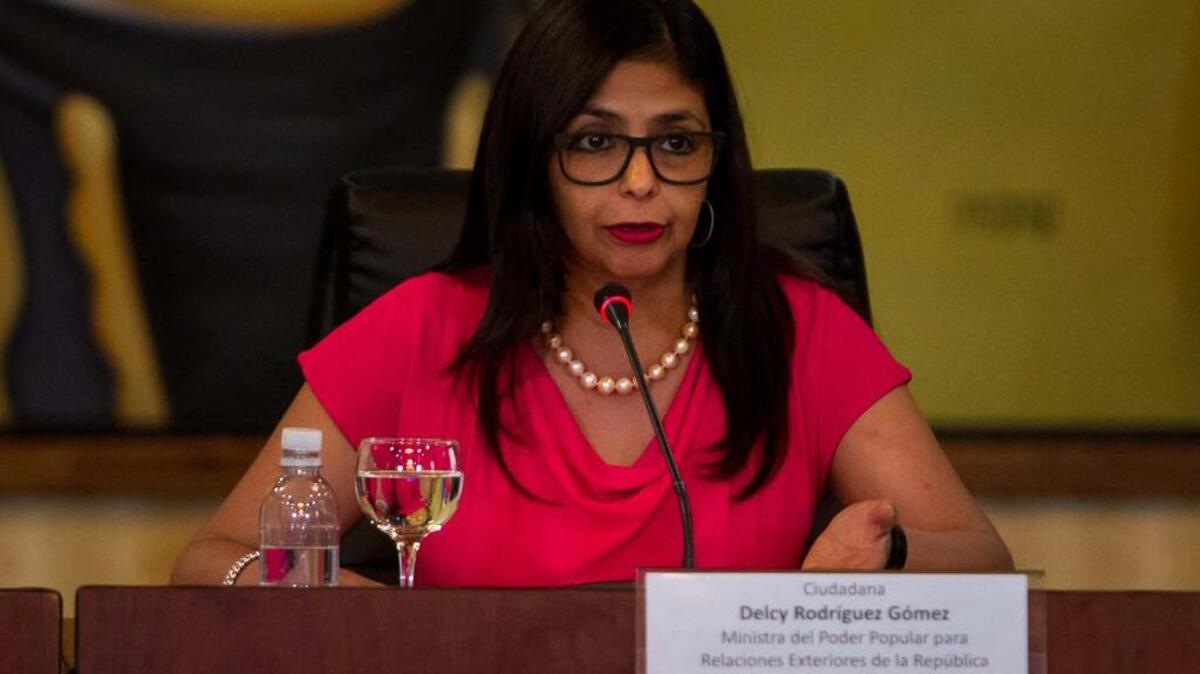 La canciller de Venezuela, Delcy Rodríguez, durante una reunión con su homóloga colombiana, María Ángela Holguín el jueves 4 de agosto del 2016, en Caracas (Venezuela).