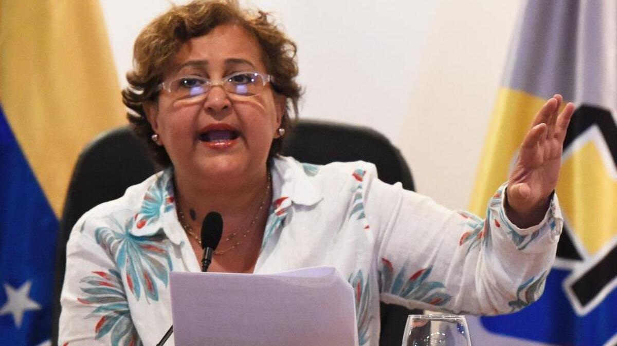 La presidenta del Consejo Nacional Electoral (CNE),Tibisay Lucena, ofrece declaraciones a periodistas el lunes 1 de agosto del 2016, en Caracas (Venezuela).