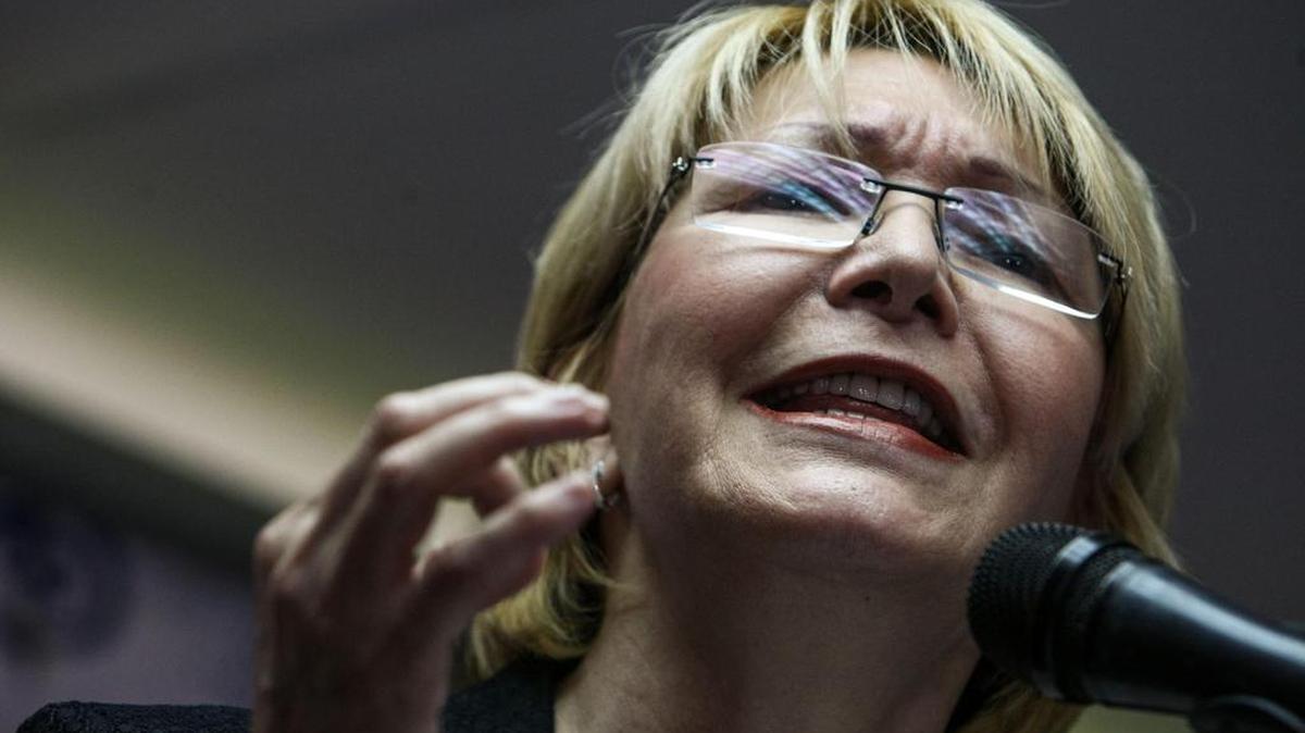 La fiscal general de Venezuela, Luisa Ortega Díaz, ofrece una rueda de prensa el miércoles 24 de mayo de 2017, en Caracas (Venezuela).
