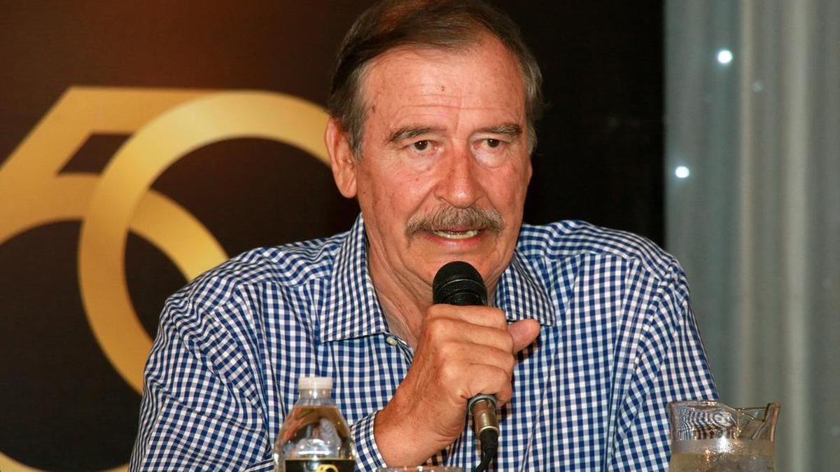 El ex mandatario mexicano Vicente Fox habla durante una conferencia de prensa en la Universidad Autónoma del Caribe el martes 22 de Agosto de 2017, en Barranquilla (Colombia).