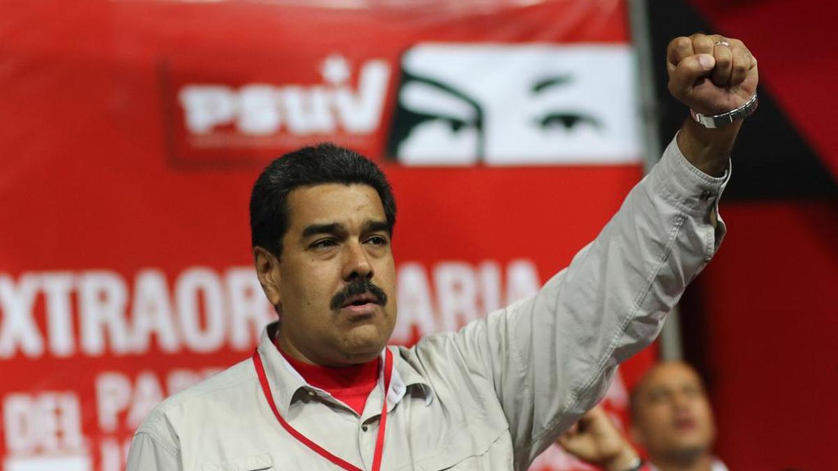 El presidente de Venezuela Nicolás Maduro durante la plenaria nacional extraordinaria del tercer Congreso del Partido Socialista Unido de Venezuela (PSUV), el jueves 10 de diciembre de 2015, en Caracas, Venezuela.