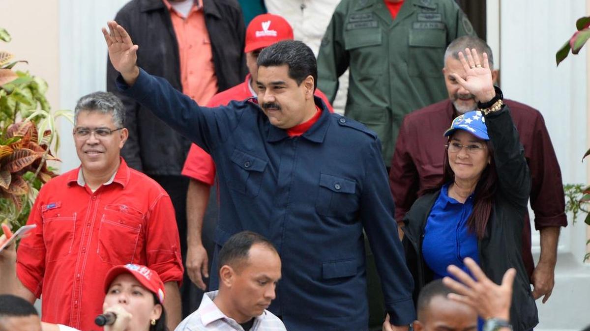 Nicolás Maduro junto a su esposa, Cilia Flores durante un acto en Caracas el 14 de abril del 2016.