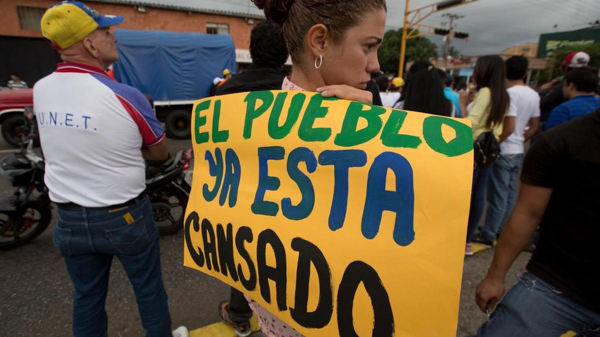 La situación económica es la mayor preocupación de los venezolanos, que, según analistas, dieron un “voto de castigo” a Maduro en las elecciones legislativas.