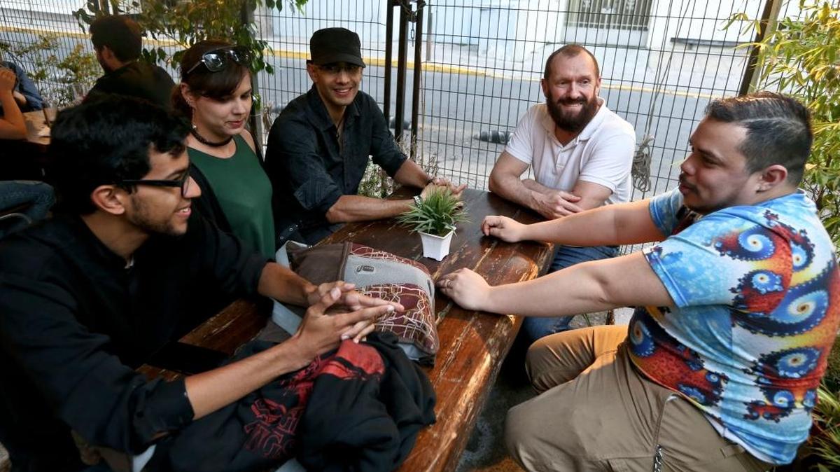 Un grupo de venezolanos reunidos en Santiago de Chile en marzo del 2018.