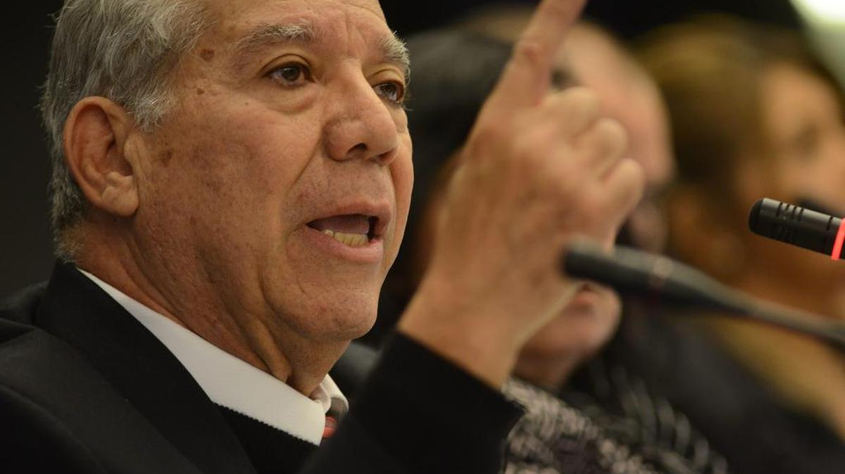 
Germán Saltrón, representante de Venezuela, rechazó la oferta de la OEA para enviar una misión de observación electoral a los comicios parlamentarios.
