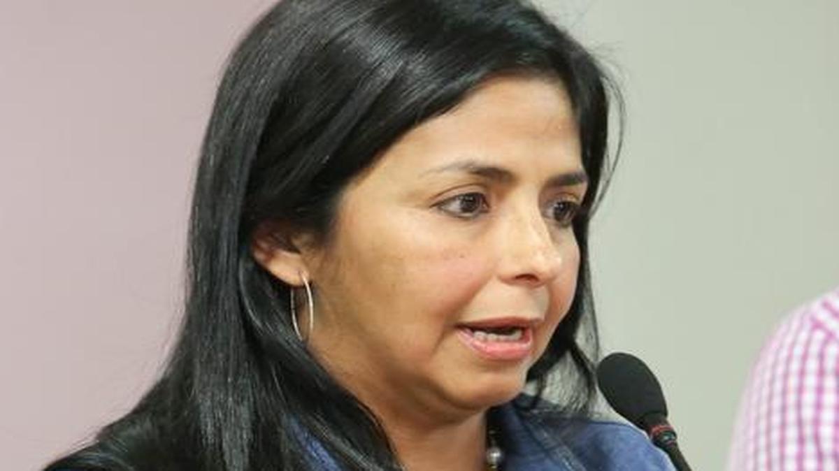 
Delcy Rodríguez en una rueda de prensa en el palacio presidencial, cuando fungía como ministra de Comunicación, en enero del 2014 en Caracas. Rodríguez es la nueva encargada del Ministerio de Exteriores. 
