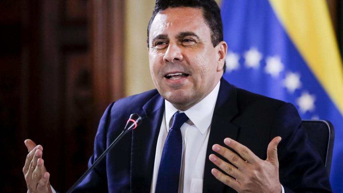 El canciller venezolano, Samuel Moncada, habla durante una rueda de prensa el lunes 17 de julio de 2017, en Caracas (Venezuela).