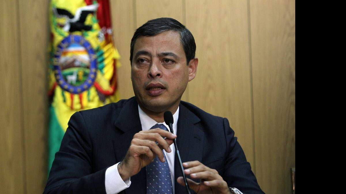 
El entonces presidente del Banco del ALBA, Rafael Isea, participa en el 2013, en una rueda de prensa, en Bolivia. 

