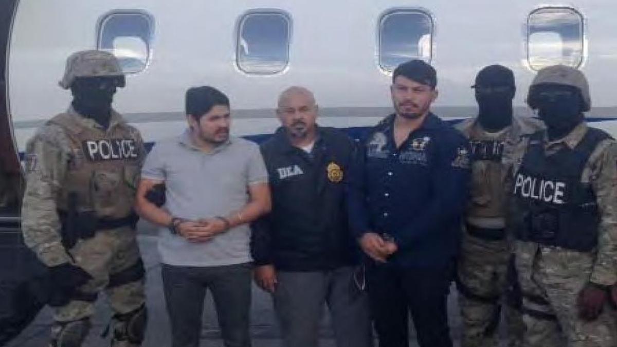 Efrain Campo Flores, de 29 años, y Francisco Flores de Freitas, de 30, fueron arrestados el 10 de noviembre de 2015 en Haití. Los dos han sido acusados de tratar de tráficar 800 kilogramos de cocaína a Estados Unidos.